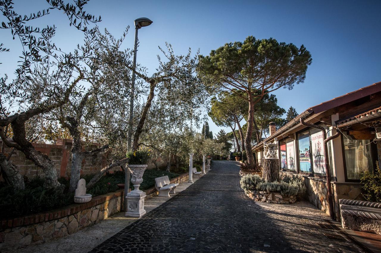 Tenuta Gran Paradiso Hotel Palombara Sabina Bagian luar foto